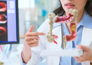 Casos de câncer de intestino no país devem saltar 21% nos próximos 15 anos