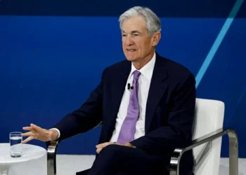 Powell diz que ainda não há necessidade de apressar mudanças nas taxas de juros