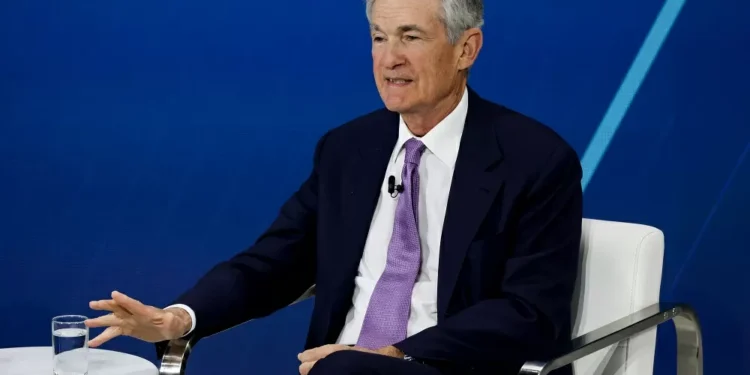 Powell diz que ainda não há necessidade de apressar mudanças nas taxas de juros