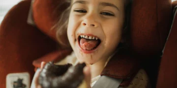 Crianças de menos de 1 ano estão consumindo ultraprocessados; saiba o que pode acontecer