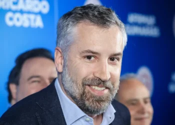 Pedro Nuno Santos não recua. “Moção de confiança é pedido de demissão cobarde”