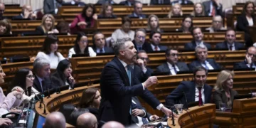 Pedro Nuno Santos acusa direita de desbaratar oportunidade para governar