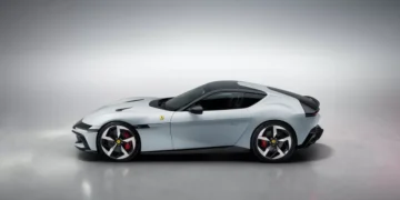 Conheça a Ferrari 12 Cilindri de R$ 7,9 milhões que chegou ao Brasil