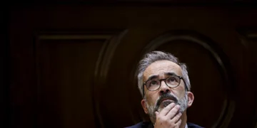 Paulo Rangel desafia oposição a deixar trabalhar o Governo