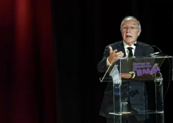 Marques Mendes quer “senadores” para punir deputados infratores