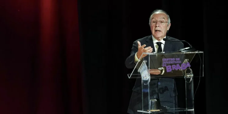 Marques Mendes quer “senadores” para punir deputados infratores