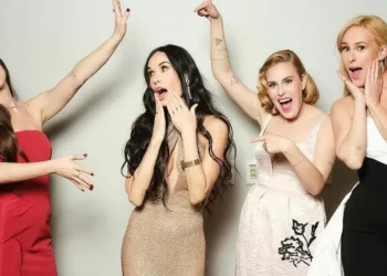 Demi Moore mostra bastidores de festa pré-Oscar; veja vídeo