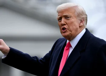 Política comercial de Donald Trump pressiona mercados