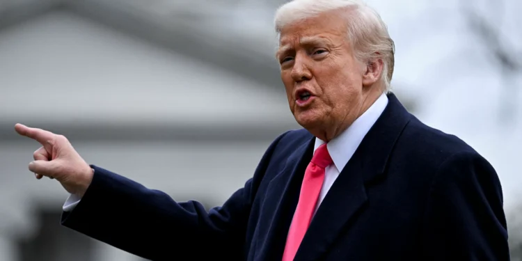 Política comercial de Donald Trump pressiona mercados