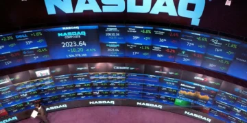 Wall Street fecha em queda na terça-feira de Carnaval mas Nasdaq recupera e cai apenas 0,35%