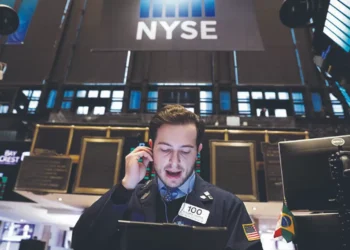 Wall Street fecha no verde com discurso apaziguador de Powell