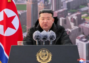 Líder da Coreia do Norte supervisiona teste de drones com IA, diz mídia