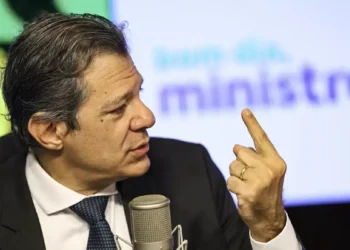 Isenção do IR até R$ 5 mil passará no Congresso, mas haverá debate, diz Haddad