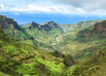 Cabo Verde com número recorde de 1,2 milhões de turistas em 2024