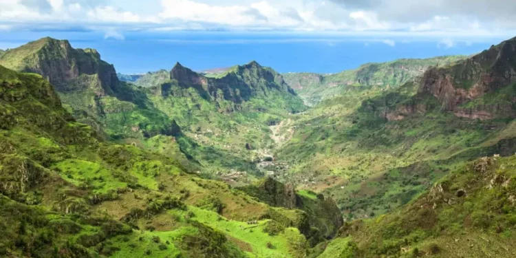 Cabo Verde com número recorde de 1,2 milhões de turistas em 2024