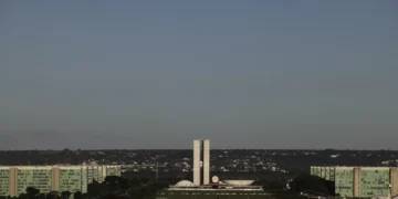 LDO de 2026 é pouco realista e indica contas públicas estranguladas, dizem analistas