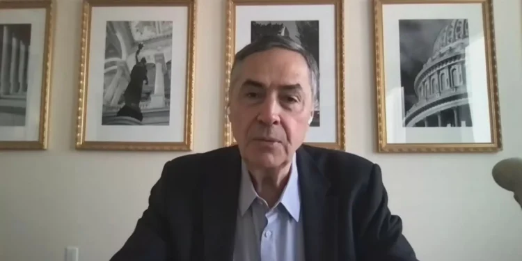 É preciso evitar que mundo desabe em abismo de incivilidade, diz Barroso