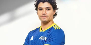 Ex-Santos cai após sofrer drible desconcertante na Kings League; veja vídeo