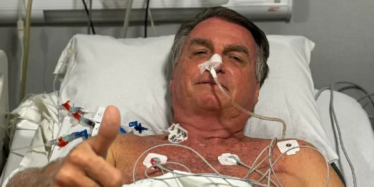 Bolsonaro está estável e sem suporte de analgésicos, diz hospital