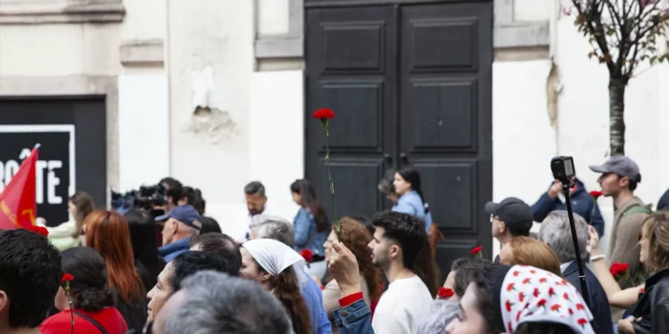 Esquerda destaca mobilização popular no 25 de abril como “uma lição” ao Governo