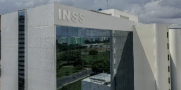 PF: Ligados a ex-diretor do INSS receberam R$ 5 mi de empresas associadas
