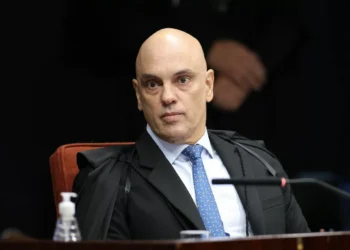 Daniel Silveira pede a Moraes para trabalhar e estudar fora da prisão