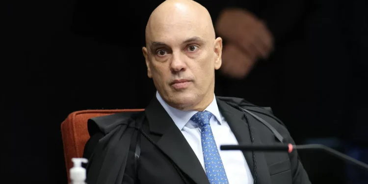 Daniel Silveira pede a Moraes para trabalhar e estudar fora da prisão
