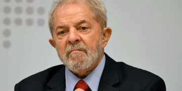 Cacique Raoni pede a Lula da Silva que trave projetos de petróleo na Amazónia