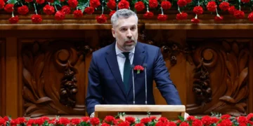 Pedro Nuno Santos: “Povo sai à rua e Governo fica à janela”