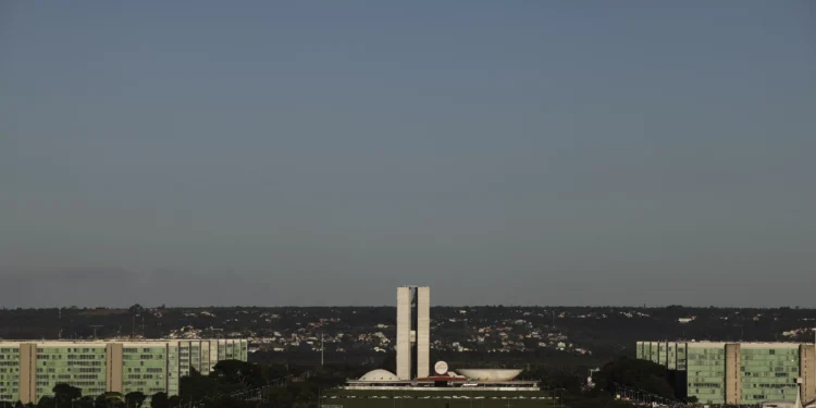 Governo propõe meta fiscal de 0,25% do PIB e salário mínimo de R$ 1.630 para 2026