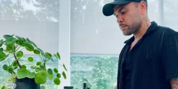 Com mensagens de autoajuda, Daniel Alves ataca de ‘coach’ no Linkedin