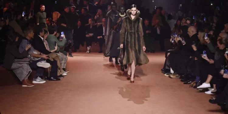 Tendência ou polêmica? A injustificada volta das peles ao cenário fashion