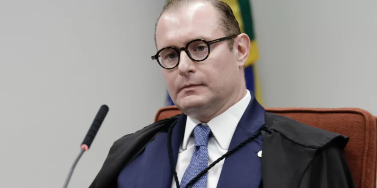 Caiado lança pré-candidatura e prega “trabalho árduo” contra criminalidade
