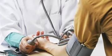 Pressão alta: um mal silencioso que pode ser fatal e exige ação urgente