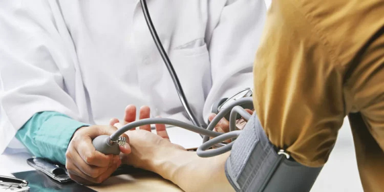 Pressão alta: um mal silencioso que pode ser fatal e exige ação urgente