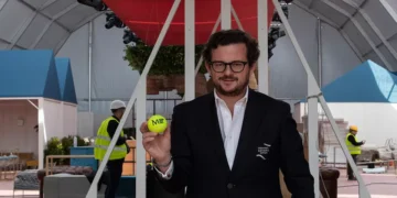 Dez edições do Estoril Open: das marcas aos desafios. Veja o “Jogo Económico”