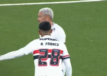 Pedro marca, Flamengo goleia o Juventude sem sustos e lidera Brasileirão