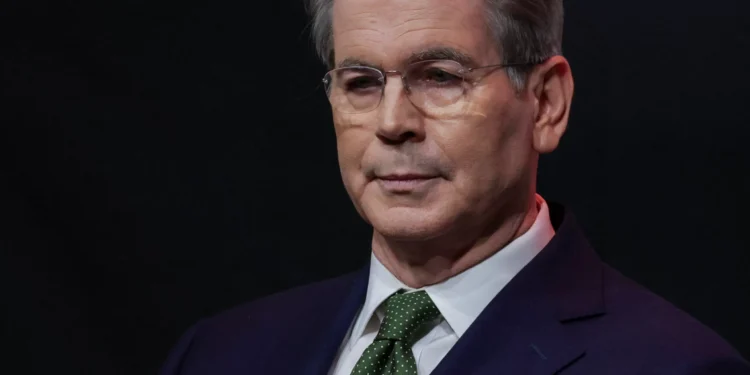 Cabe à China diminuir tensões comerciais, diz Scott Bessent