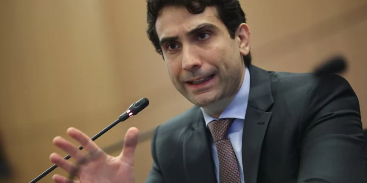 Dólar cai mais e Selic não chega a 15%? As apostas de gestores em ajuste a “tarifaço”