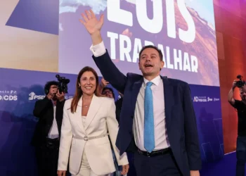 AD quer aumentar salário mínimo para 1.100 euros em 2029