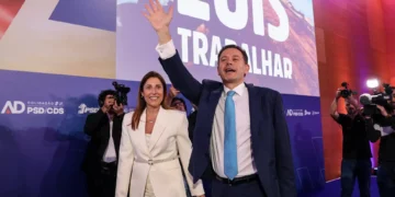 AD quer aumentar salário mínimo para 1.100 euros em 2029