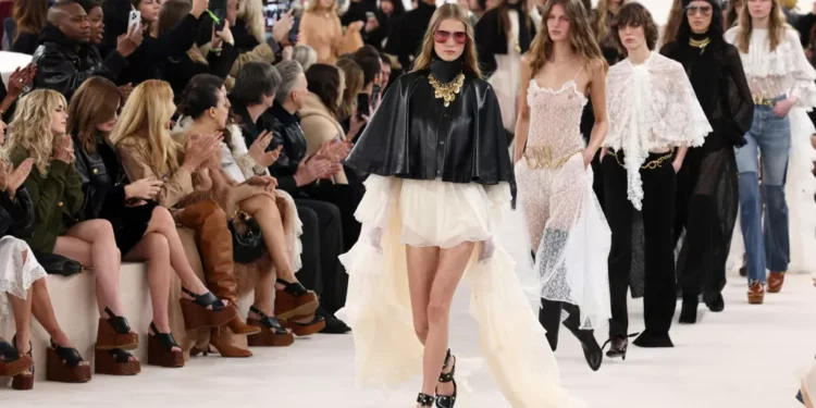 Boho Chic: por que a estética hippie é a mais forte tendência de moda em 2025?