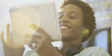 Foundever mobiliza 150 mil colaboradores em semana global dedicada à IA