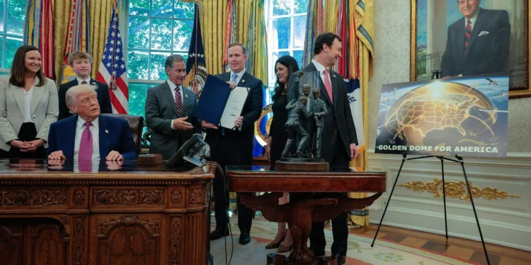 Domo de ouro será concluído até fim do mandato, diz Trump