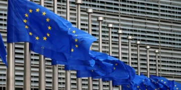 Tarifas: Comissão Europeia “empenhada” em acordo com EUA e rejeita “ameaças”