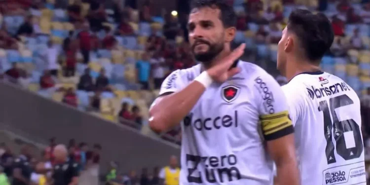 Atlético-MG goleia Maringá e avança às oitavas da Copa do Brasil