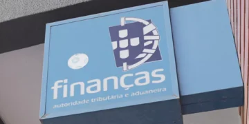 Dívida de impostos incobrável baixa em 2024 mas vale mais de um terço da total