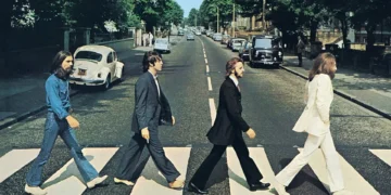 O sonho não acabou: vestuário dos Beatles volta à cena em lançamentos de grifes prestigiadas