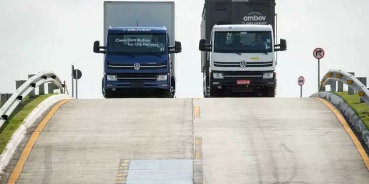 Queda nos serviços em comparação trimestral pode ser indício de desaceleração