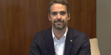 Se Riedel vir do PSDB para o PSD, será uma alegria, diz Eduardo Leite à CNN